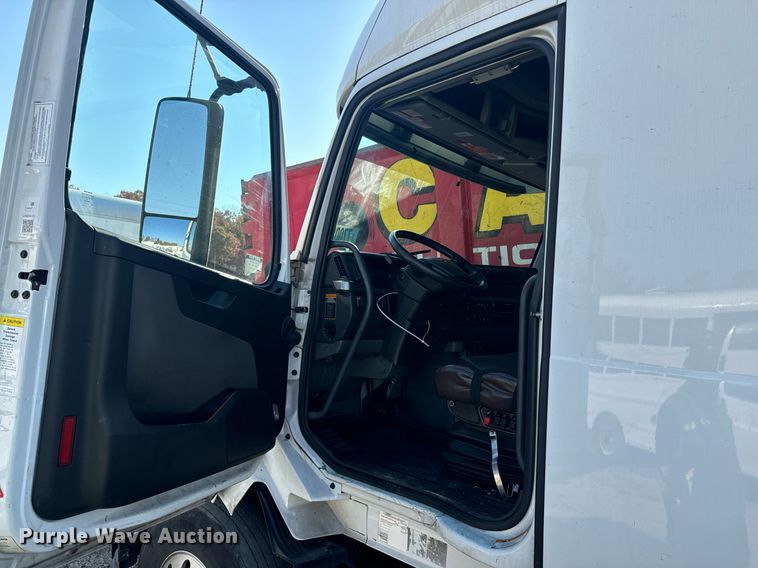 image for item YA0115 2020 Volvo VN semi truck