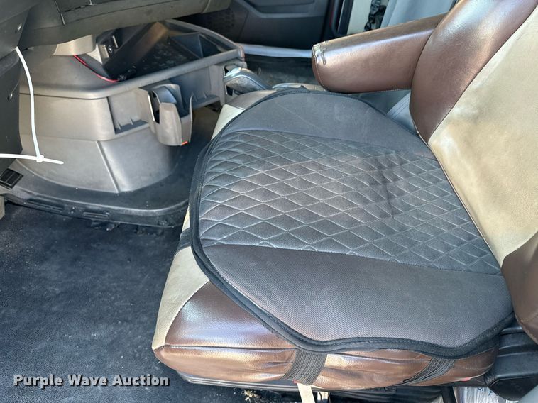 image for item YA0115 2020 Volvo VN semi truck