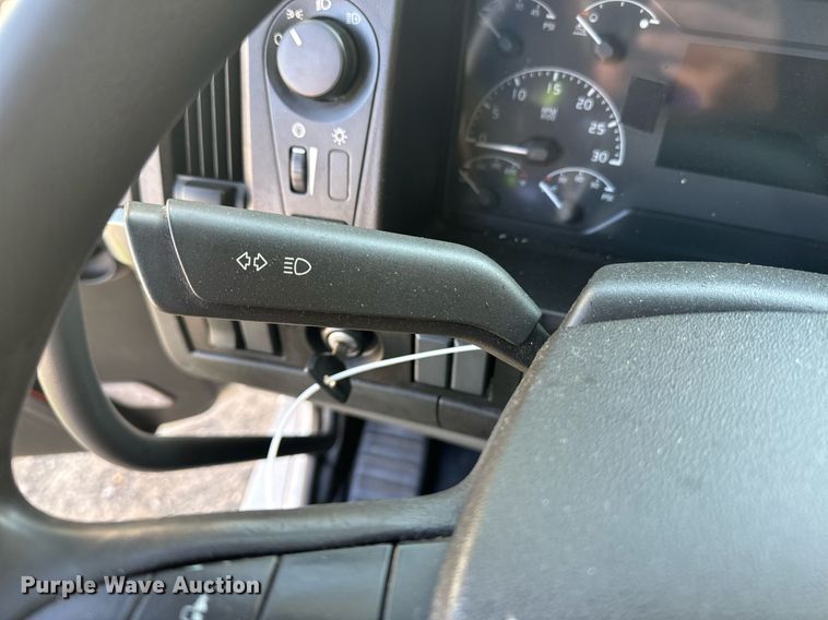 image for item YA0115 2020 Volvo VN semi truck