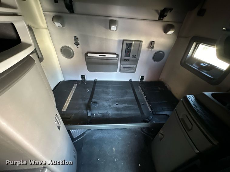 image for item YA0115 2020 Volvo VN semi truck