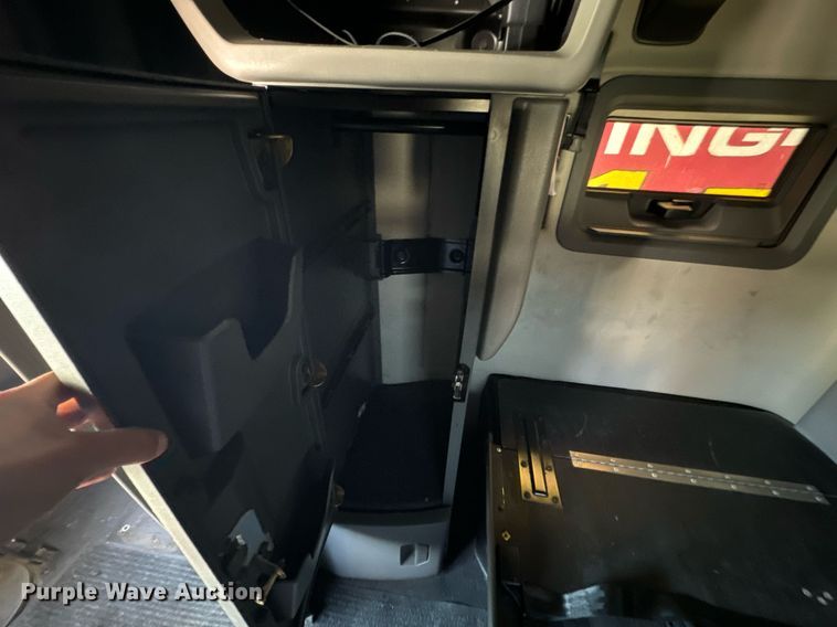 image for item YA0115 2020 Volvo VN semi truck