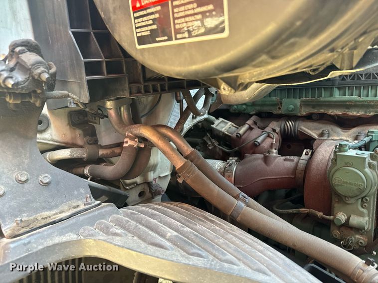 image for item YA0115 2020 Volvo VN semi truck