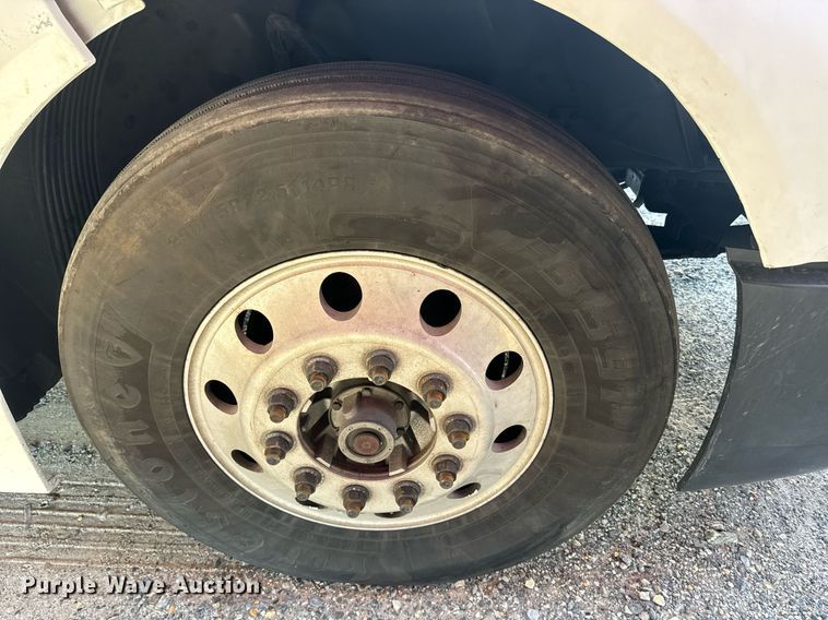 image for item YA0115 2020 Volvo VN semi truck