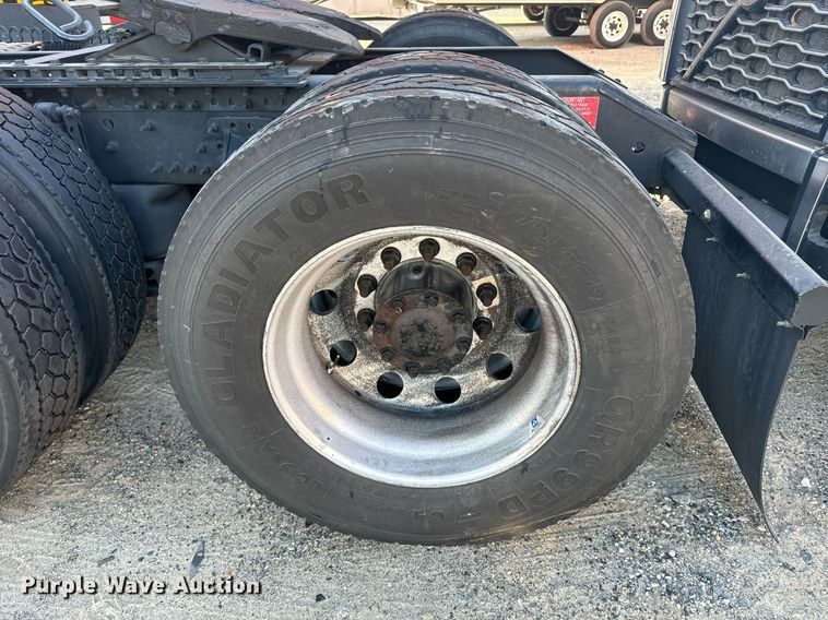 image for item YA0115 2020 Volvo VN semi truck