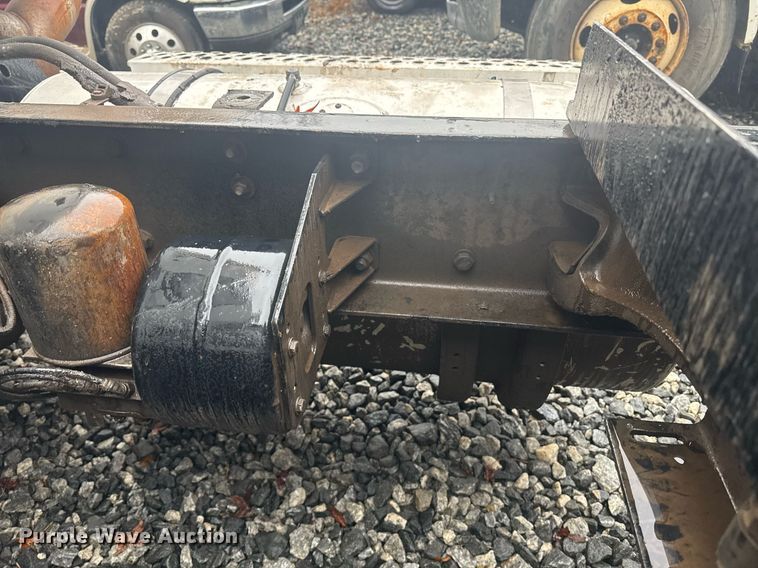 image for item YA0138 2017 Kenworth T880 semi truck