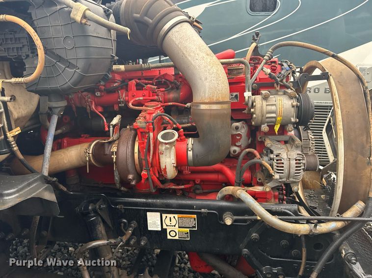 image for item YA0138 2017 Kenworth T880 semi truck