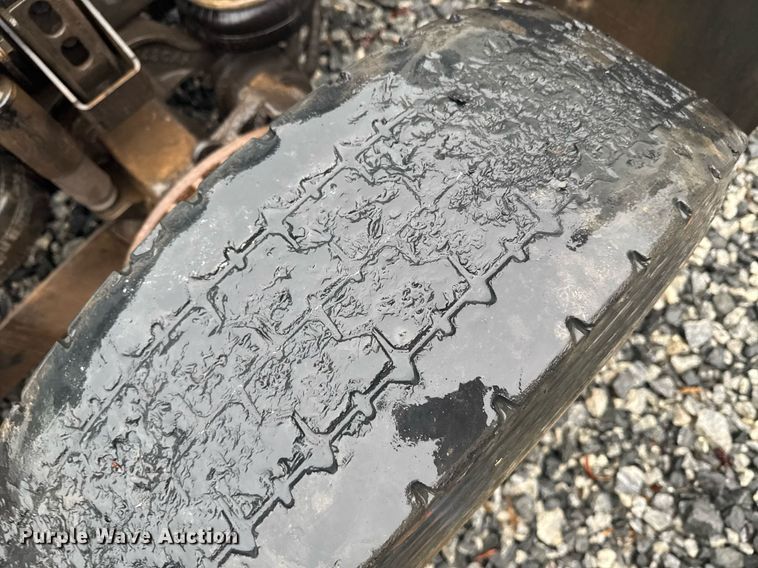 image for item YA0138 2017 Kenworth T880 semi truck