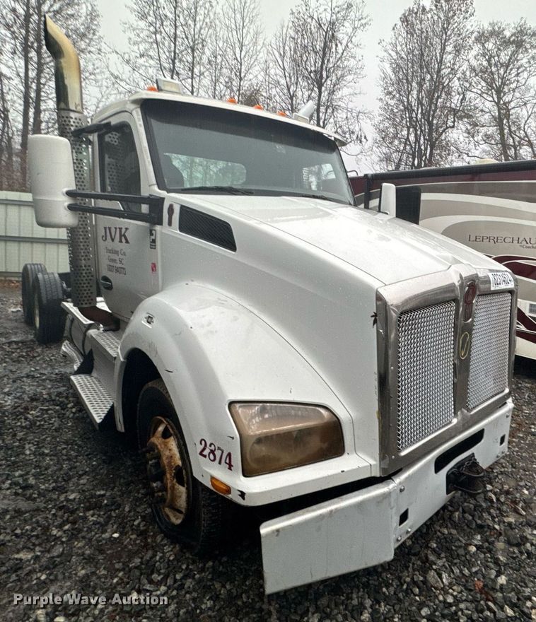 image for item YA0150 2017 Kenworth T880 semi truck