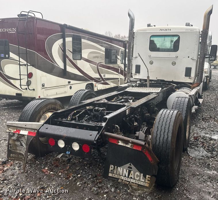 image for item YA0150 2017 Kenworth T880 semi truck