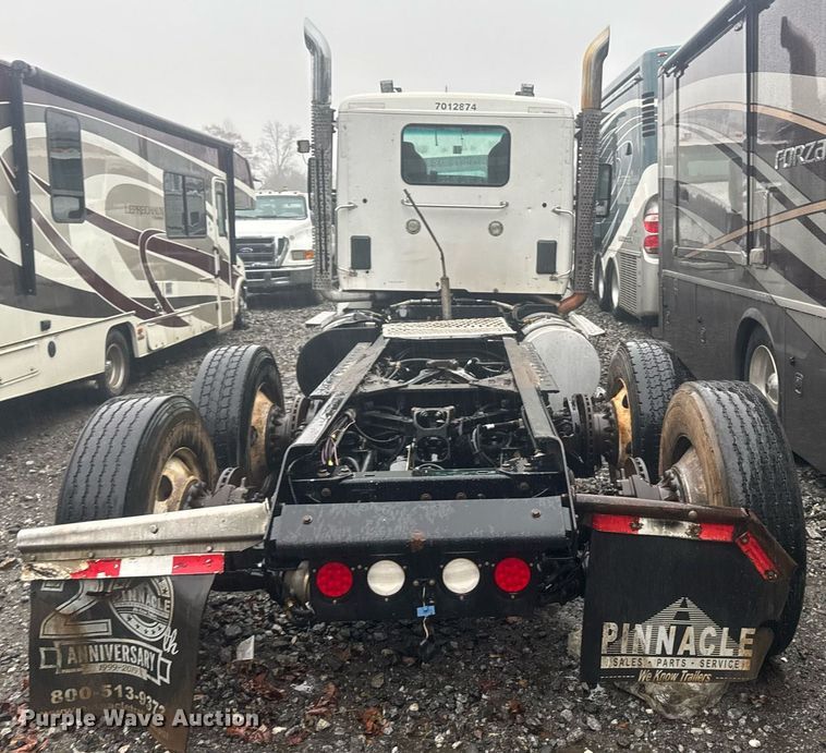 image for item YA0150 2017 Kenworth T880 semi truck