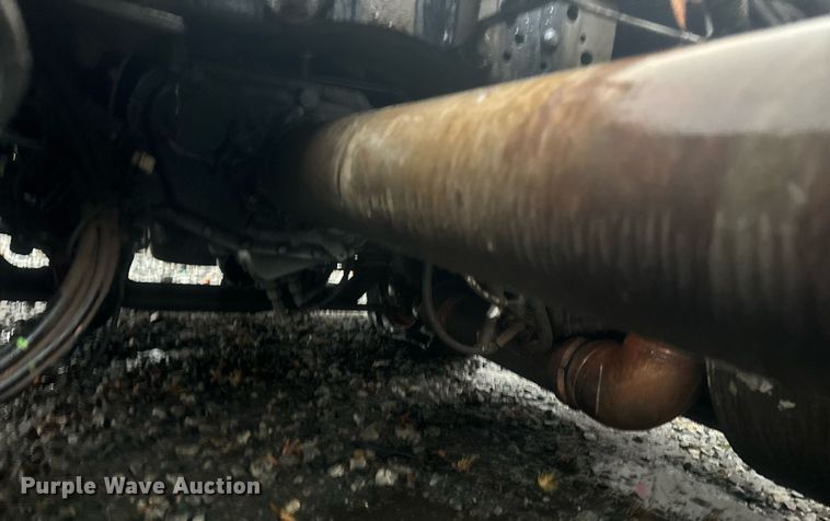 image for item YA0150 2017 Kenworth T880 semi truck