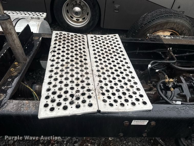 image for item YA0150 2017 Kenworth T880 semi truck