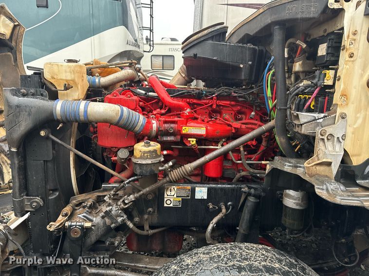 image for item YA0150 2017 Kenworth T880 semi truck