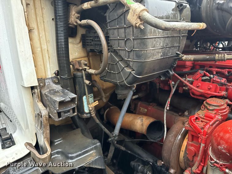 image for item YA0150 2017 Kenworth T880 semi truck