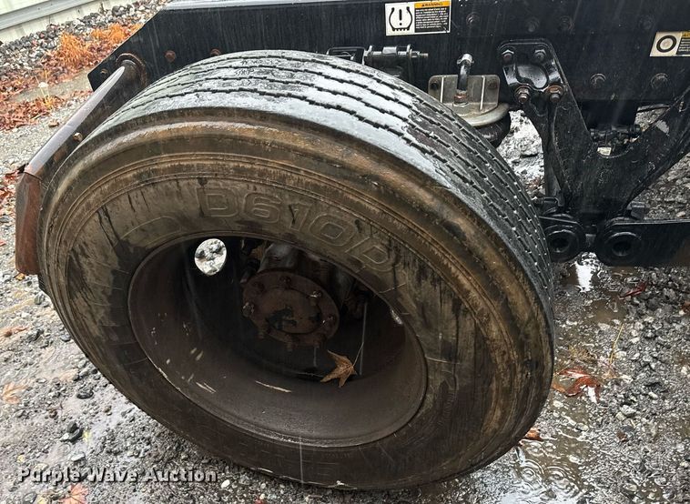 image for item YA0150 2017 Kenworth T880 semi truck