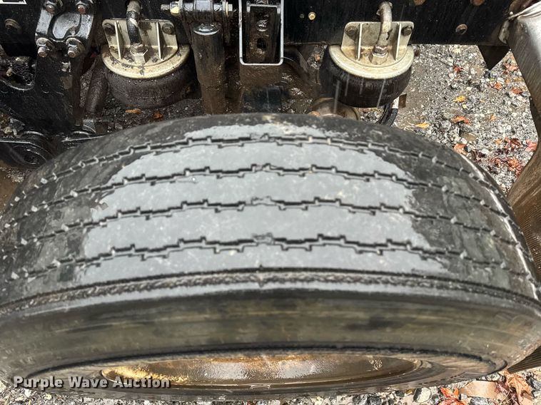 image for item YA0150 2017 Kenworth T880 semi truck