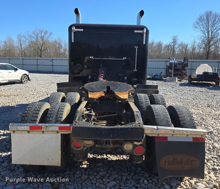 image for item YA0268 2017 Peterbilt 389 semi truck