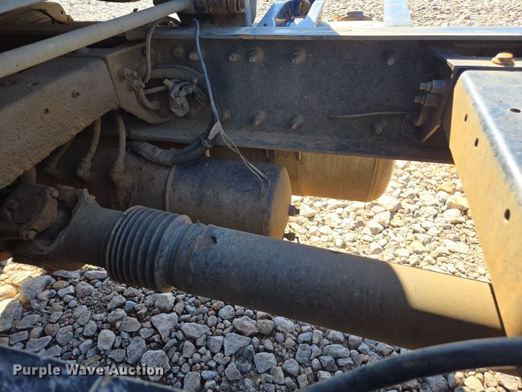 image for item YA0268 2017 Peterbilt 389 semi truck