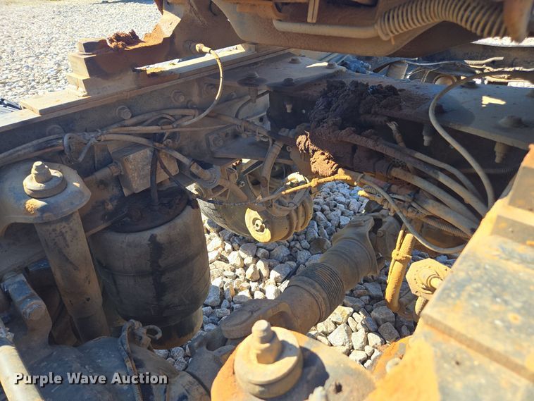 image for item YA0268 2017 Peterbilt 389 semi truck