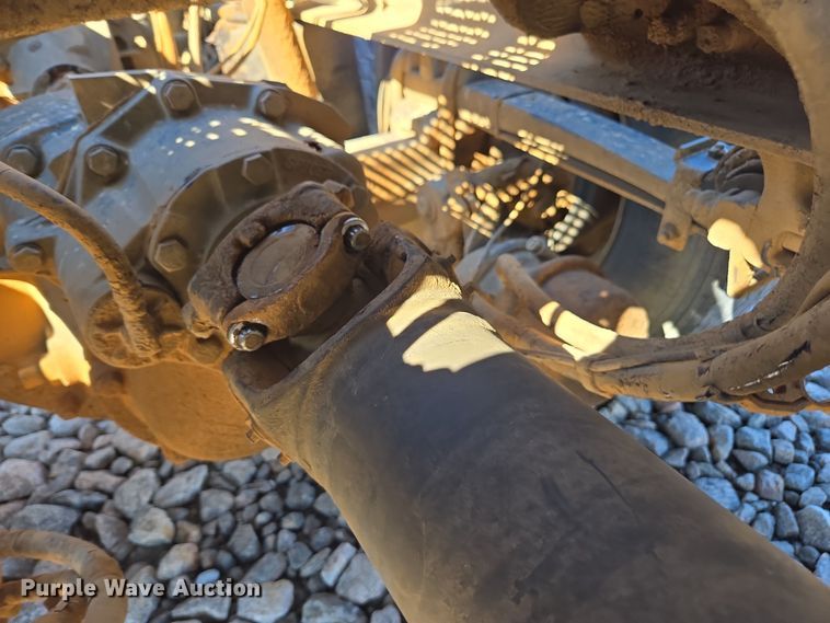 image for item YA0268 2017 Peterbilt 389 semi truck