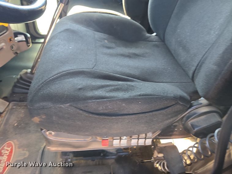 image for item YA0268 2017 Peterbilt 389 semi truck