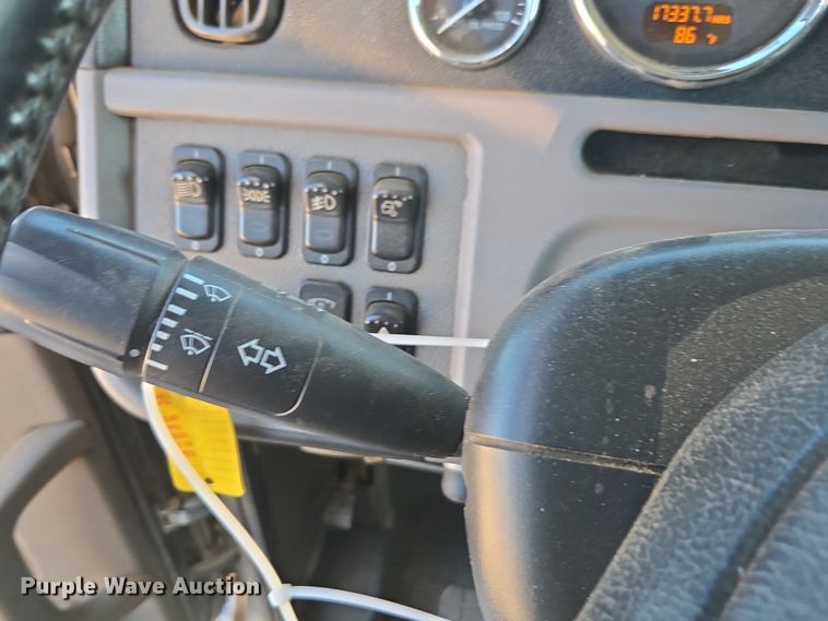 image for item YA0268 2017 Peterbilt 389 semi truck