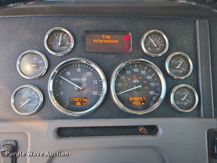 image for item YA0268 2017 Peterbilt 389 semi truck