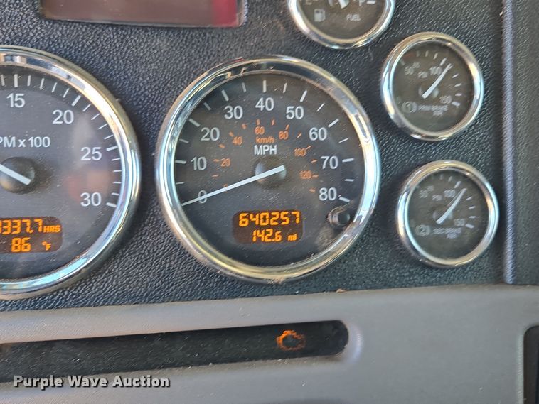 image for item YA0268 2017 Peterbilt 389 semi truck