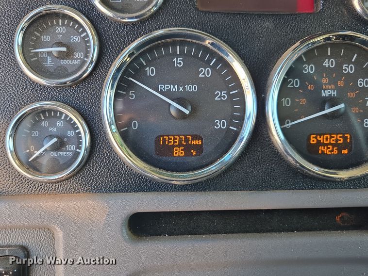 image for item YA0268 2017 Peterbilt 389 semi truck