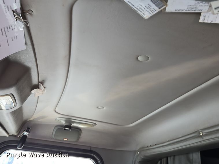 image for item YA0268 2017 Peterbilt 389 semi truck