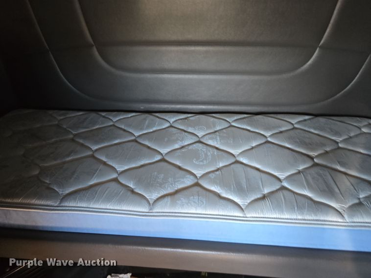 image for item YA0268 2017 Peterbilt 389 semi truck