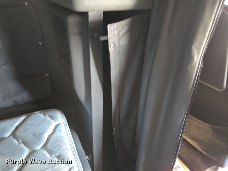 image for item YA0268 2017 Peterbilt 389 semi truck