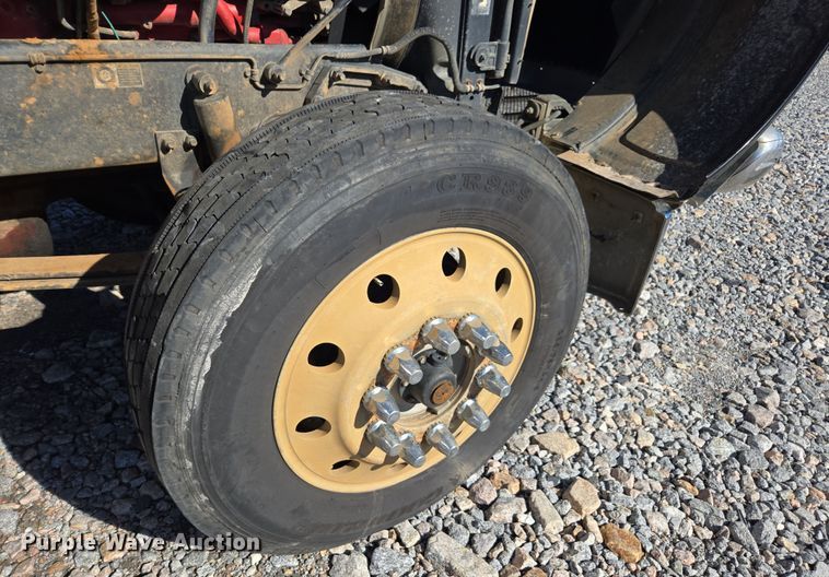 image for item YA0268 2017 Peterbilt 389 semi truck