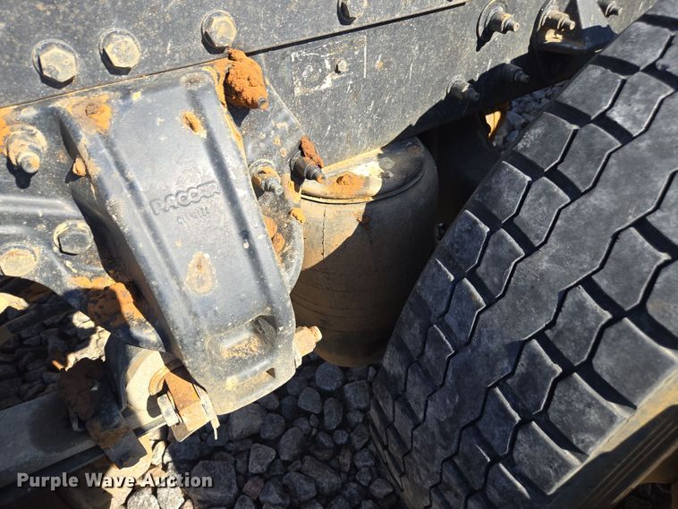 image for item YA0268 2017 Peterbilt 389 semi truck