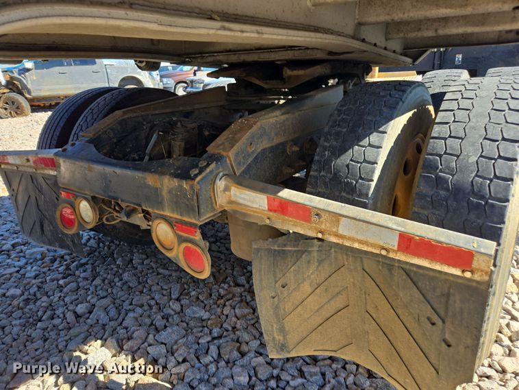 image for item YA0269 2017 Peterbilt 389 semi truck