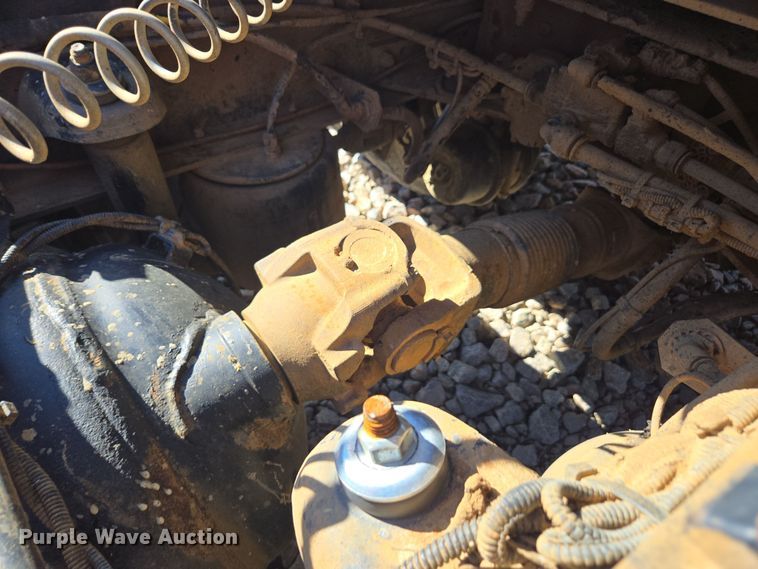 image for item YA0269 2017 Peterbilt 389 semi truck