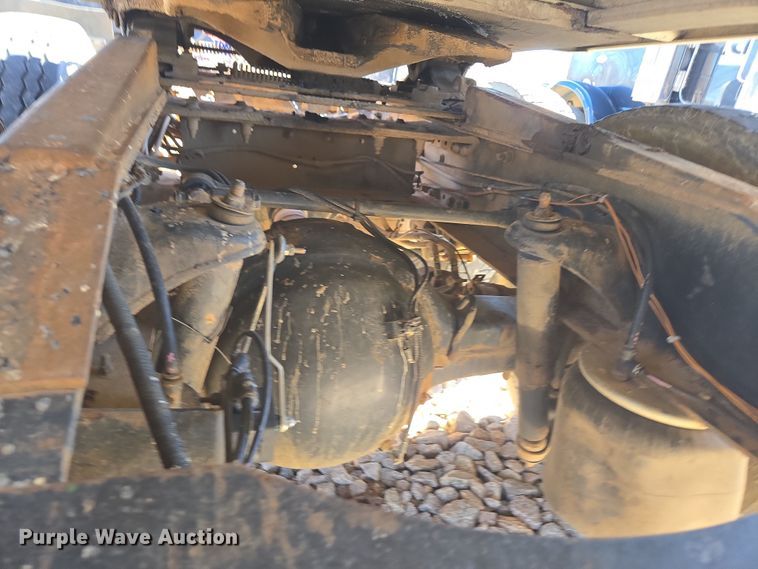 image for item YA0269 2017 Peterbilt 389 semi truck