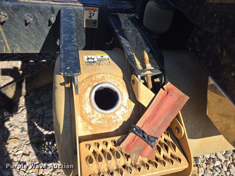 image for item YA0269 2017 Peterbilt 389 semi truck