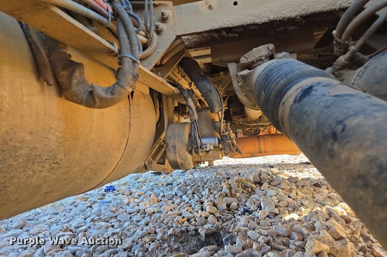 image for item YA0269 2017 Peterbilt 389 semi truck