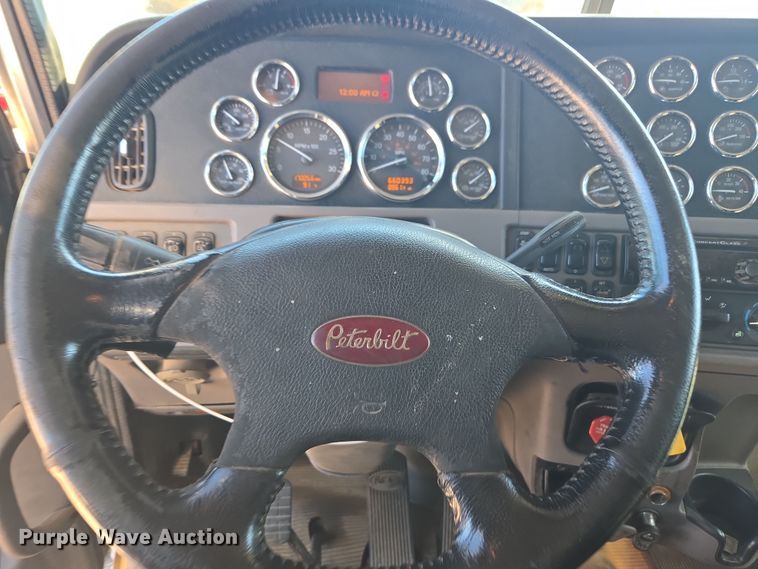 image for item YA0269 2017 Peterbilt 389 semi truck