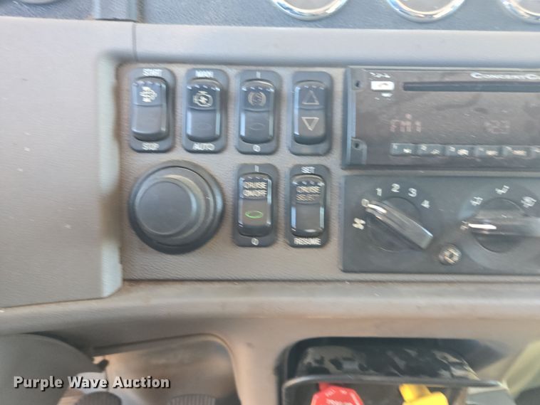 image for item YA0269 2017 Peterbilt 389 semi truck