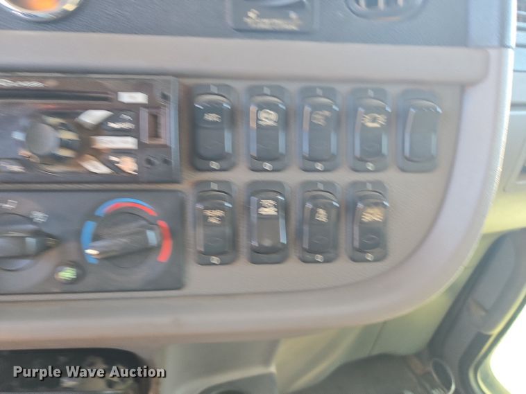 image for item YA0269 2017 Peterbilt 389 semi truck