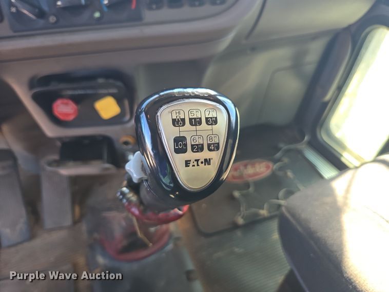 image for item YA0269 2017 Peterbilt 389 semi truck