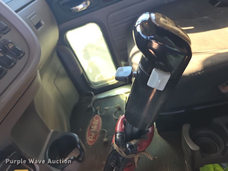 image for item YA0269 2017 Peterbilt 389 semi truck