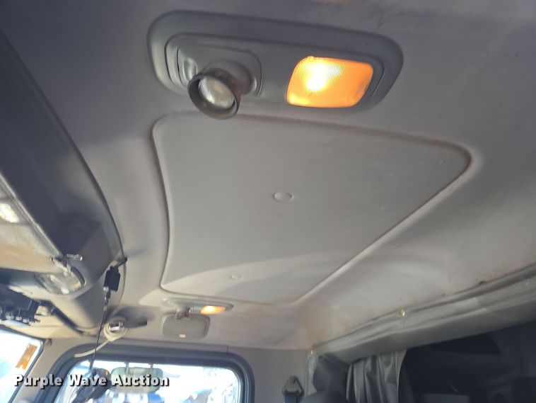 image for item YA0269 2017 Peterbilt 389 semi truck