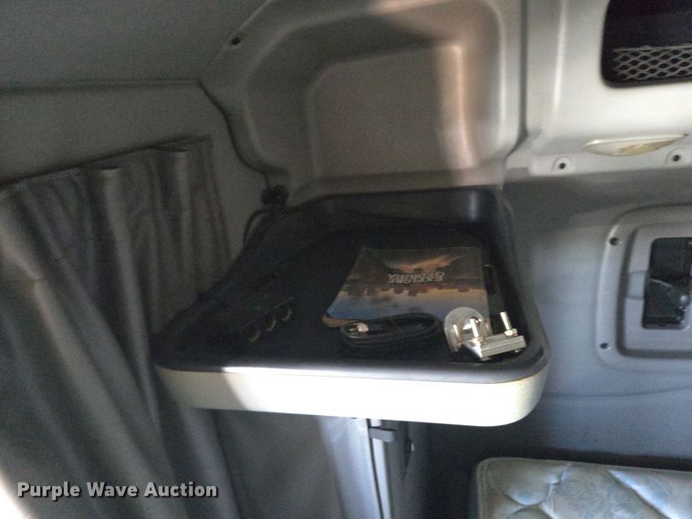 image for item YA0269 2017 Peterbilt 389 semi truck