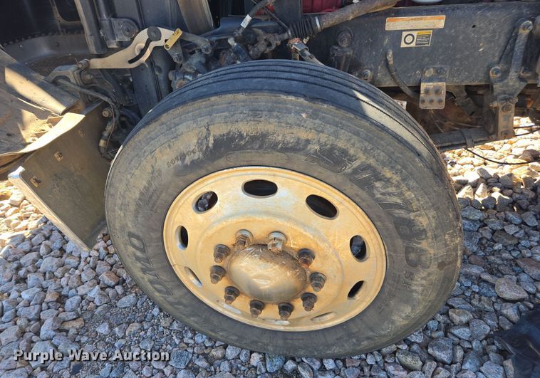 image for item YA0269 2017 Peterbilt 389 semi truck