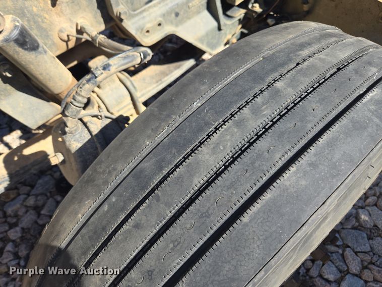 image for item YA0269 2017 Peterbilt 389 semi truck