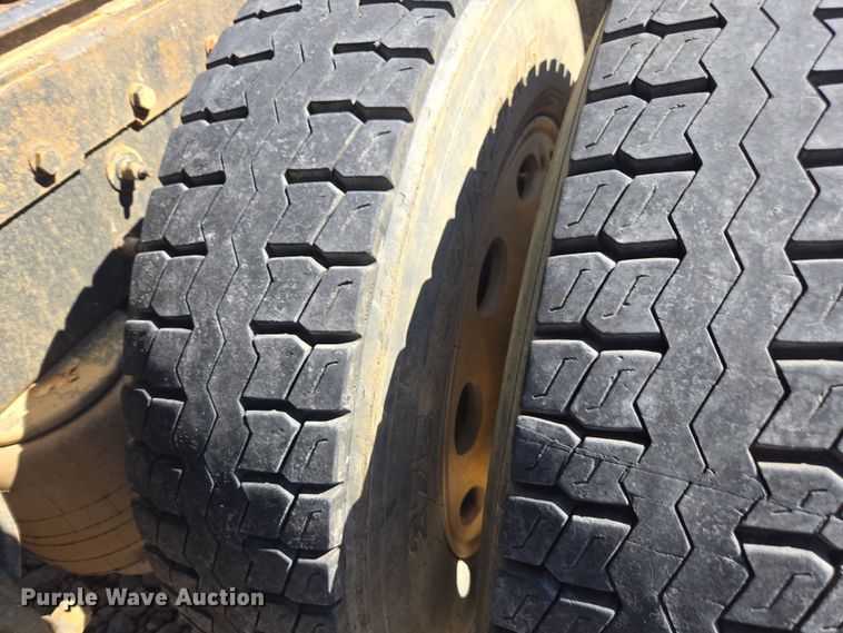 image for item YA0269 2017 Peterbilt 389 semi truck