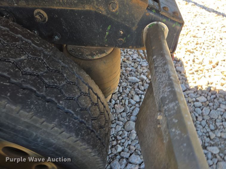 image for item YA0269 2017 Peterbilt 389 semi truck